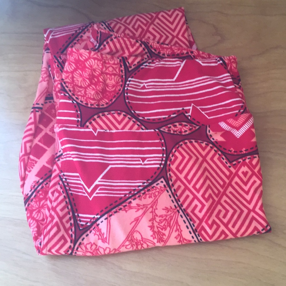 Lularoe Valentine’s Day leggings